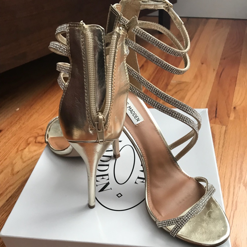 Steve Madden Fiffi heel in Gold size 9